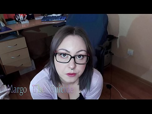 ❤️ Секси девојка са наочарима дубоко сише дилдо на камери ❤ Порно код нас ❌